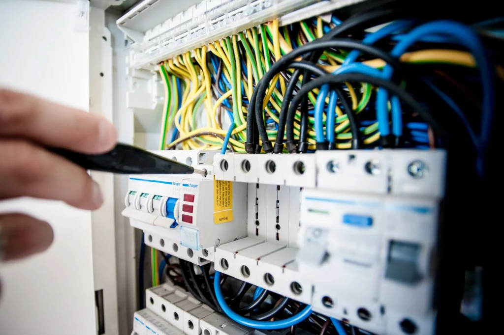 electrical service contractor